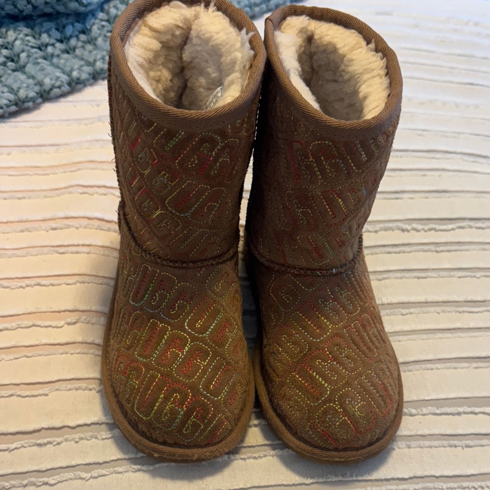 Uggs Brown Shearling-Lined Boots with Multicolor Pattern
